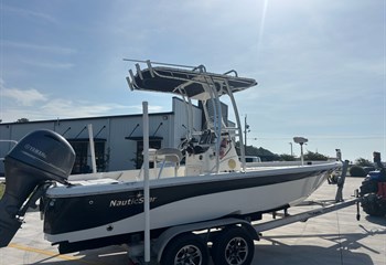 2017 Nautic Star 2140 Boat
